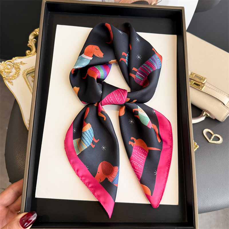 Moda Wiener Köpek Baskı Bandan - Silk Scarf Square incelemesi ve fiyatı